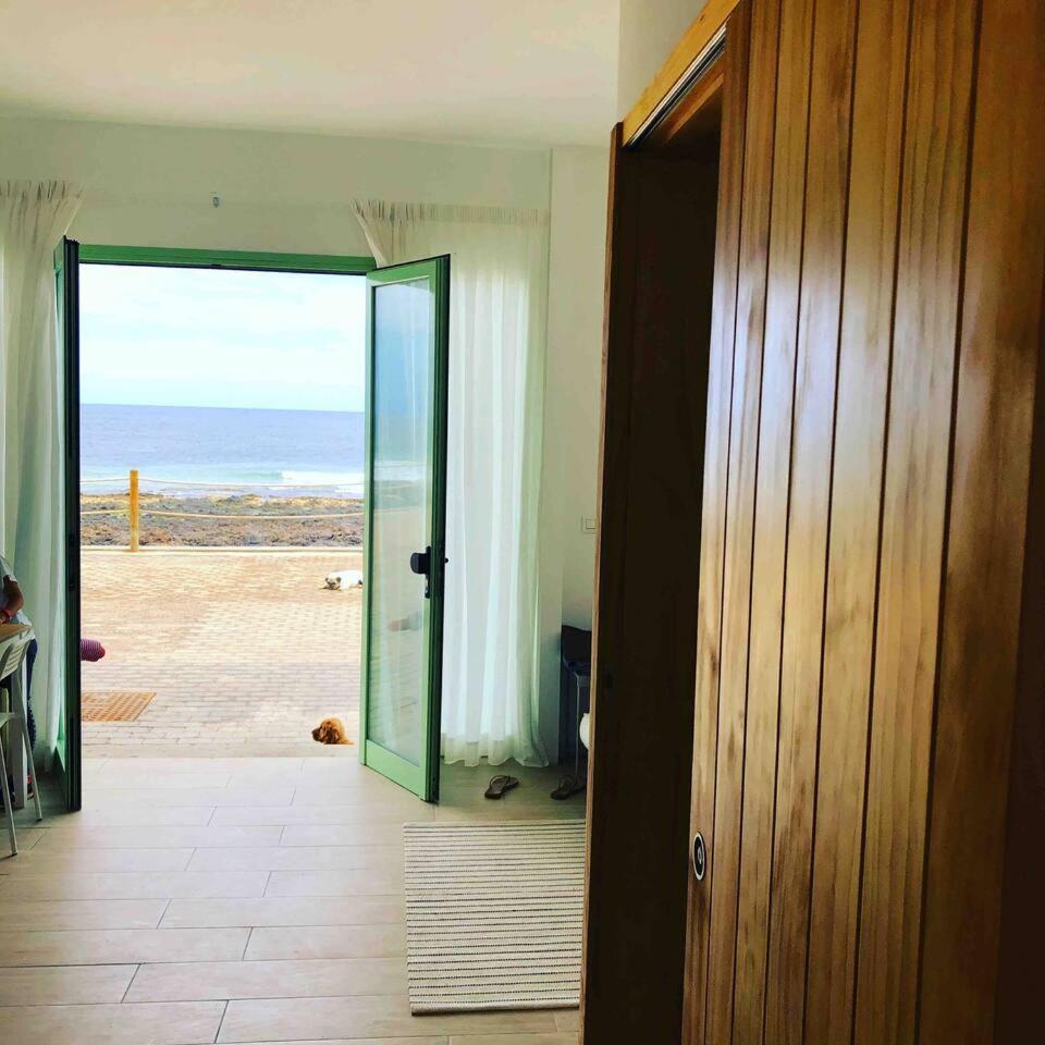 CASA ANCLADA en LA SANTA- 4 Apartamentos frente al mar- 1ª linea solarium barbacoa La Santa Quarto foto